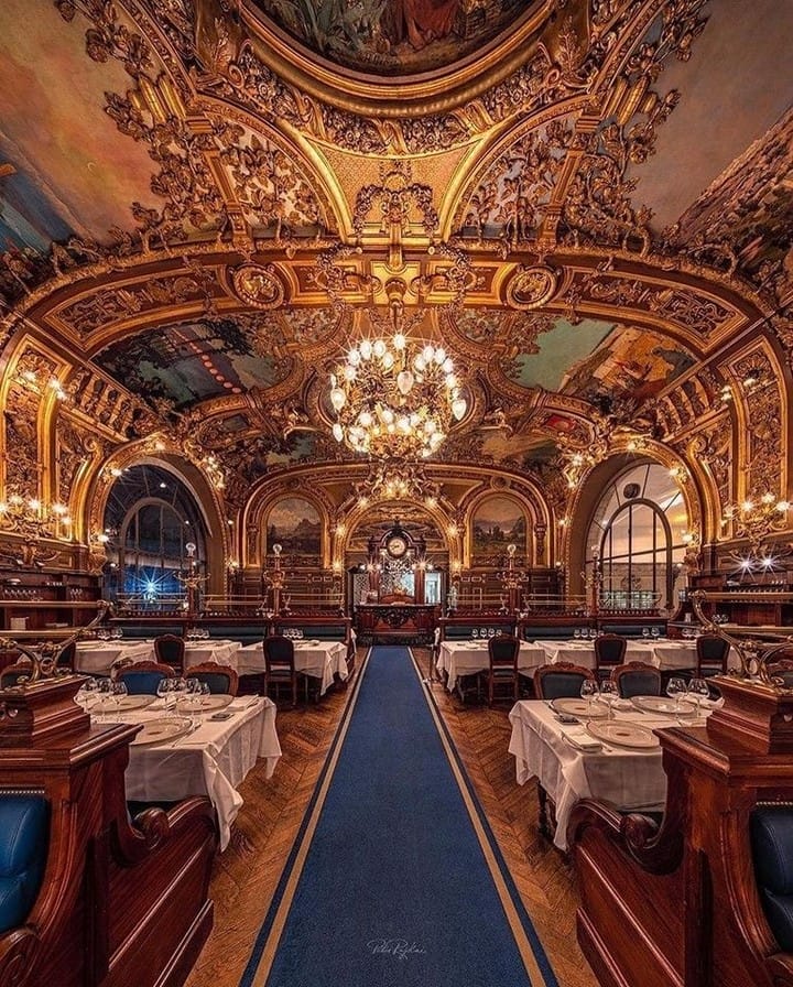 Le Train Bleu